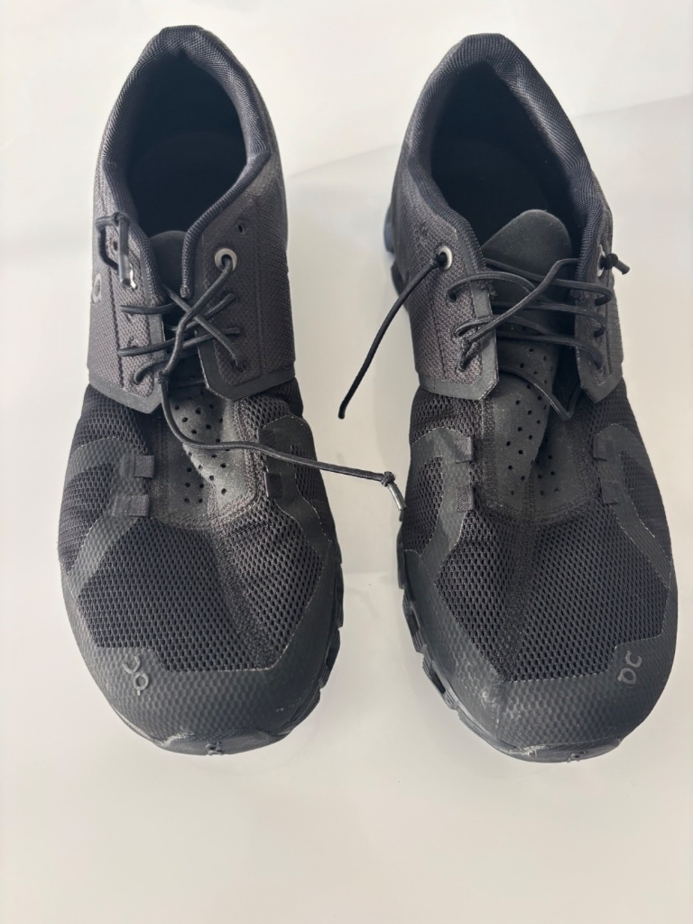 Black OnCloud sneakers, worn 1x, size 11 - Picture 4 of 4